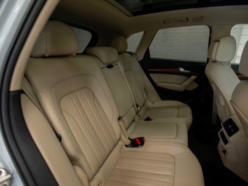Used 2022 Audi Q5 2.0T Premium image 31