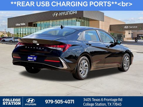 Used 2024 Hyundai Elantra SEL image 9