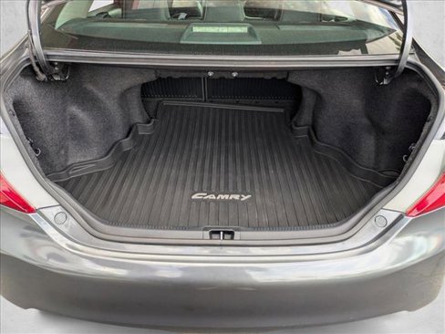 Used 2014 Toyota Camry SE image 5