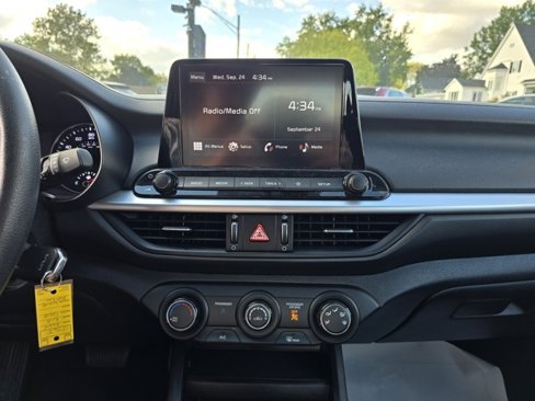 Used 2024 Kia Forte LXS image 31