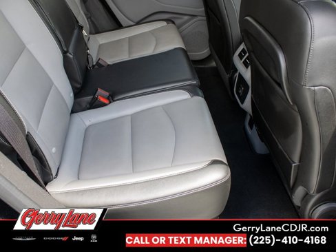 Used 2024 GMC Terrain SLT image 21