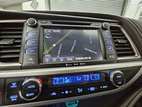 Used 2016 Toyota Highlander Limited image 20