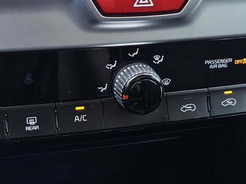 Used 2020 Kia Telluride LX image 20