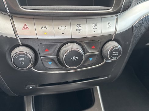 Used 2019 Dodge Journey SE image 22