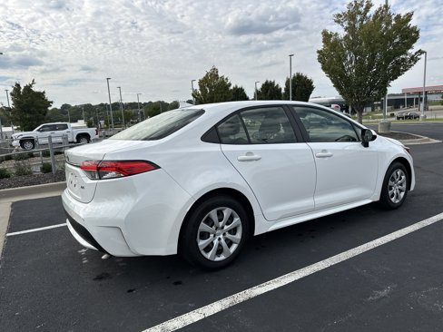 Used 2020 Toyota Corolla LE image 10