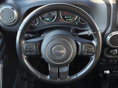 Used 2017 Jeep Wrangler Unlimited Sahara w/ Connectivity Group image 26
