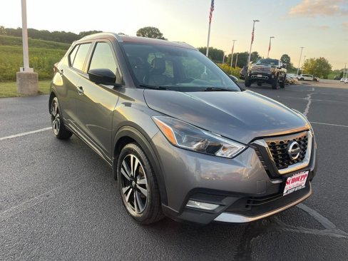 Used 2019 Nissan Kicks SR w/ SR Premium Package image 2