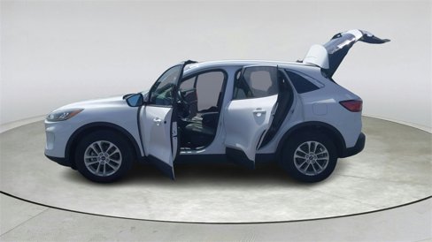 Used 2022 Ford Escape SE image 11