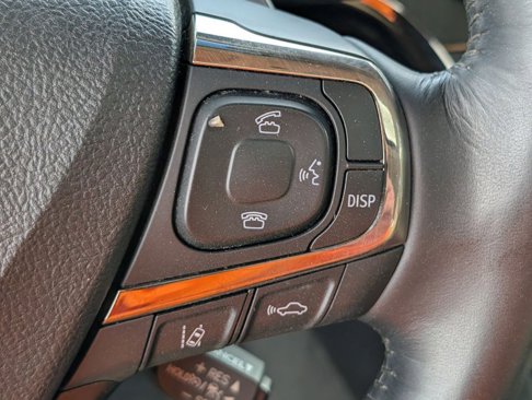 Used 2017 Toyota Avalon Limited image 21