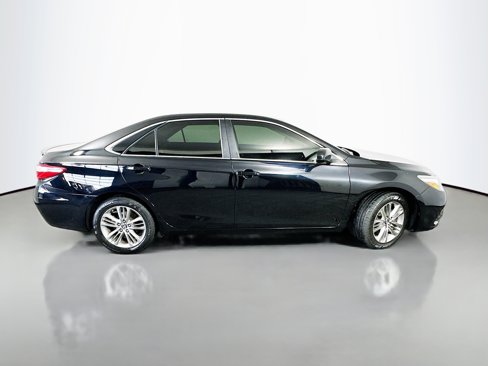 Used 2017 Toyota Camry SE image 8