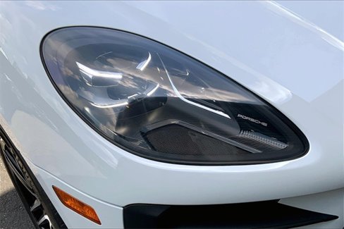 Certified 2021 Porsche Macan S image 18