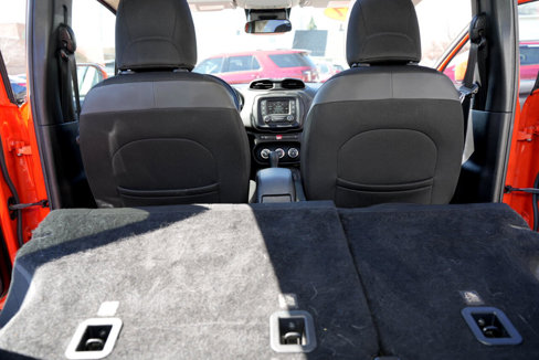 Used 2017 Jeep Renegade Altitude image 21