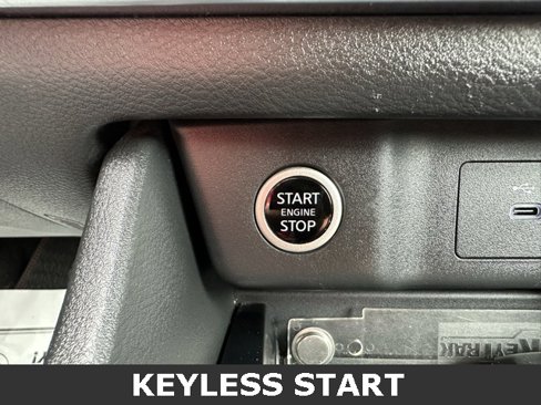 Used 2023 Nissan Rogue S image 9