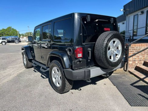 Used 2011 Jeep Wrangler Unlimited Sahara w/ Connectivity Group image 9