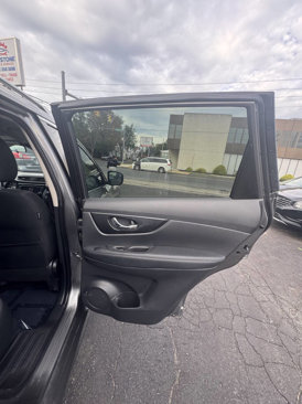 Used 2019 Nissan Rogue SV image 36