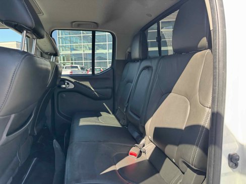 Used 2020 Nissan Frontier PRO-4X w/ Pro-4x Utility Package image 28