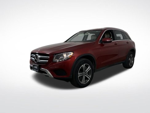 Used 2019 Mercedes-Benz GLC 300 w/ Parking Assistance Package image 3