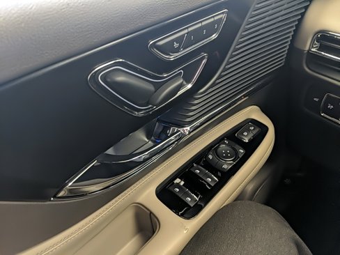 Used 2021 Lincoln Corsair AWD w/ Towing Package I image 23