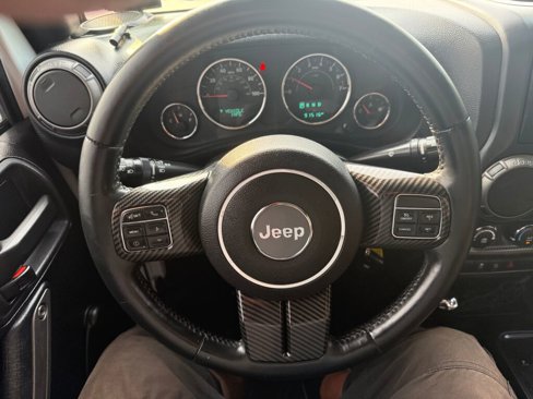 Used 2015 Jeep Wrangler Unlimited Sport w/ Connectivity Group image 12