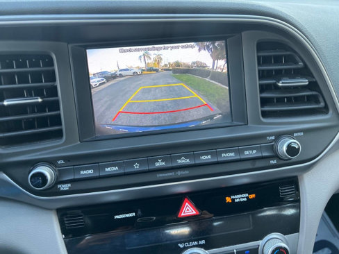 Used 2020 Hyundai Elantra SEL image 13