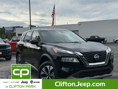 Used 2023 Nissan Rogue SV image 1