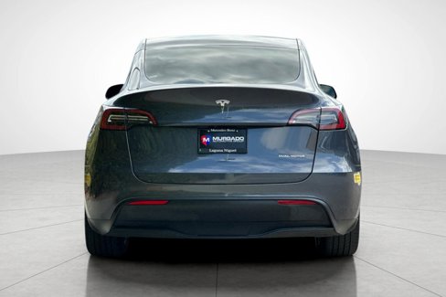 Used 2022 Tesla Model Y Long Range image 8