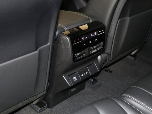 Used 2025 Acura MDX w/ Technology Package image 16