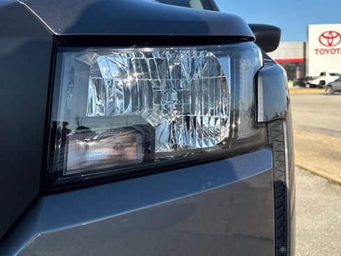 Used 2022 Nissan Frontier S w/ Technology Package image 9