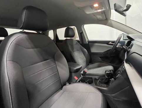 Certified 2022 Volkswagen Taos SE image 15