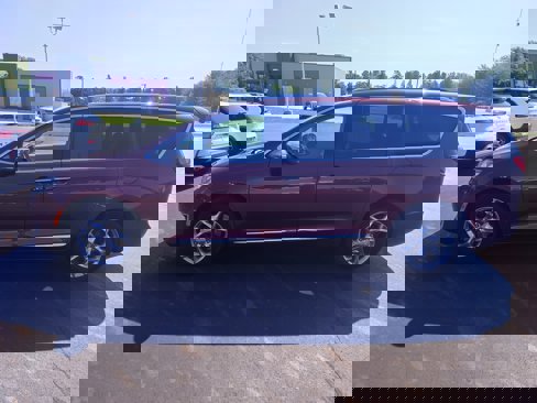 Used 2019 Chrysler Pacifica Limited image 2