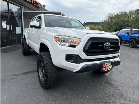 Used 2020 Toyota Tacoma SR image 13