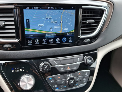 Used 2017 Chrysler Pacifica Touring-L Plus image 19
