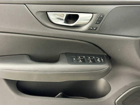 Certified 2025 Volvo S60 B5 Core image 17