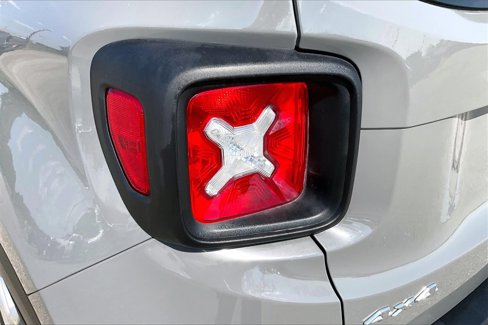 Used 2021 Jeep Renegade Latitude image 20