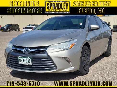 Used 2016 Toyota Camry LE image 1
