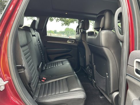 Used 2018 Jeep Grand Cherokee Limited image 25