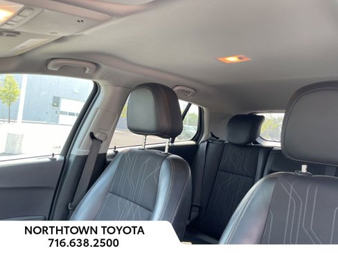 Used 2020 Chevrolet Trax LT w/ LT Convenience Package image 17