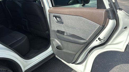 Used 2021 Nissan Rogue S image 30