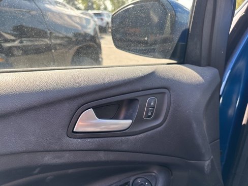 Used 2019 Ford Escape SEL image 22