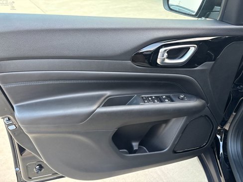 New 2025 Jeep Compass Latitude w/ Altitude Special Edition image 7