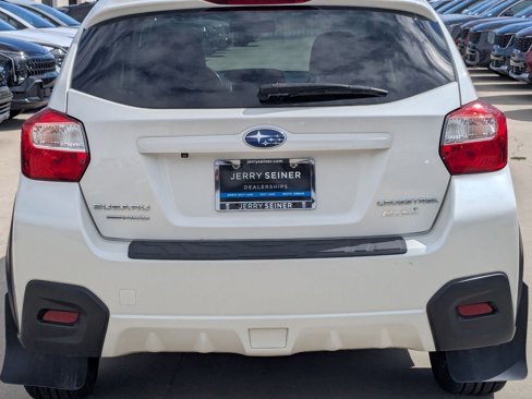 Used 2017 Subaru Crosstrek 2.0i Premium image 12