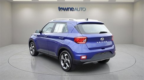 Used 2022 Hyundai Venue Limited image 4