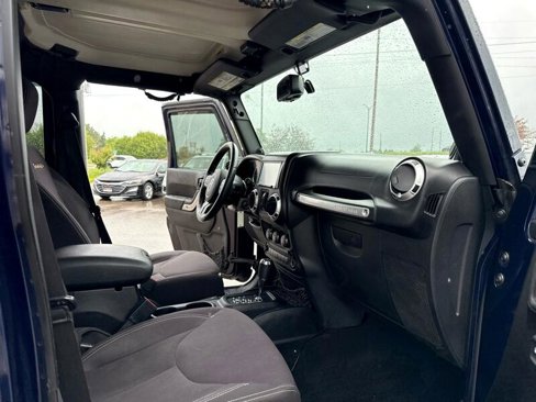 Used 2013 Jeep Wrangler Unlimited Sahara w/ Connectivity Group image 17