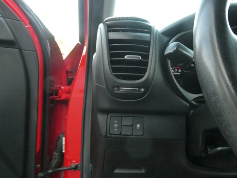 Used 2016 Kia Soul + image 15