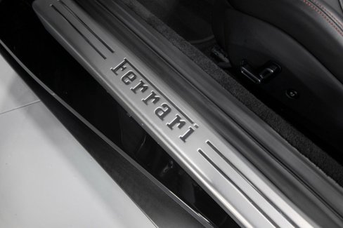Used 2020 Ferrari Portofino image 41