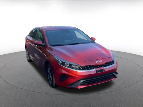 Used 2023 Kia Forte LXS w/ LXS Technology Package image 7