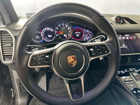 Certified 2023 Porsche Cayenne Platinum Edition image 20