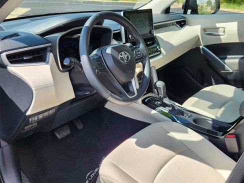 Used 2022 Toyota Corolla Cross XLE image 7