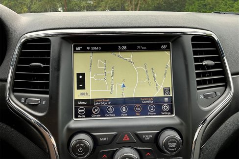 Certified 2018 Jeep Grand Cherokee Altitude image 16