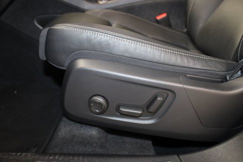 Used 2024 Volvo XC40 B5 Plus w/ Climate Package image 14